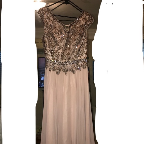 Fancy Dress! - Picture 1 of 8